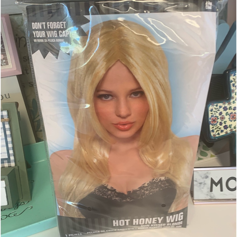 “Hot Honey” Wig